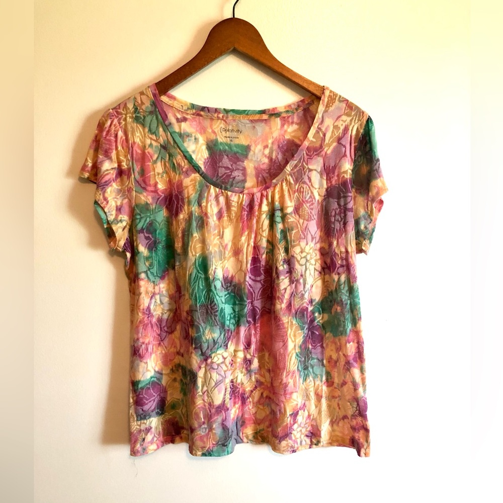 Women’s Relativity floral top sz XL